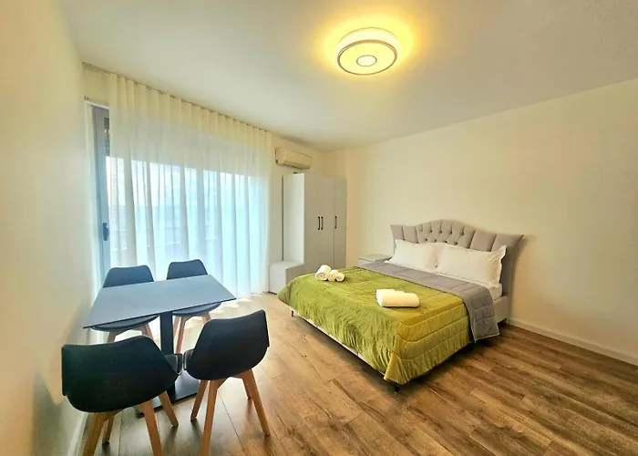 Dea's Appartement Golem (Tirana)