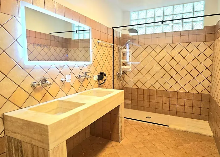 Dea's Appartement Golem (Tirana)