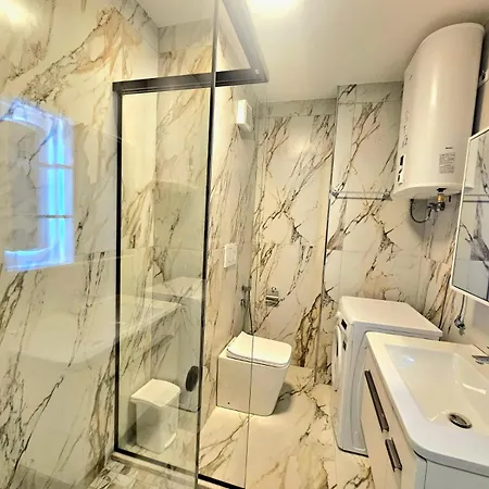 Apartament Dea's Golem (Tirana)