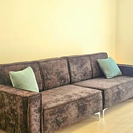 Dea's * Golem (Tirana)