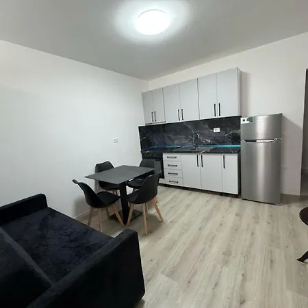 Dea's Golem (Tirana)