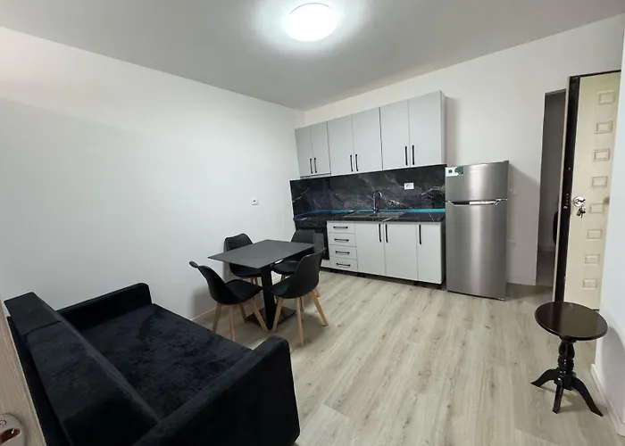 Dea's Golem (Tirana)